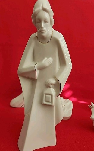 Mikasa 7 Pc Large Holy Night Nativity & Animals Porcelain Ivory & Gold Trim - Picture 4 of 15