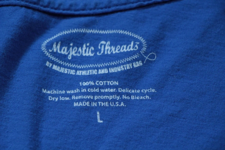 St. Louis Blues Women's L T-Shirt V-Neck NHL Hockey Shirt - Image 4 of 4