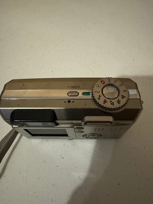 DEFECTIVE Toshiba PDR5300 5MP Digital Camera w 3x Optical Zoom No