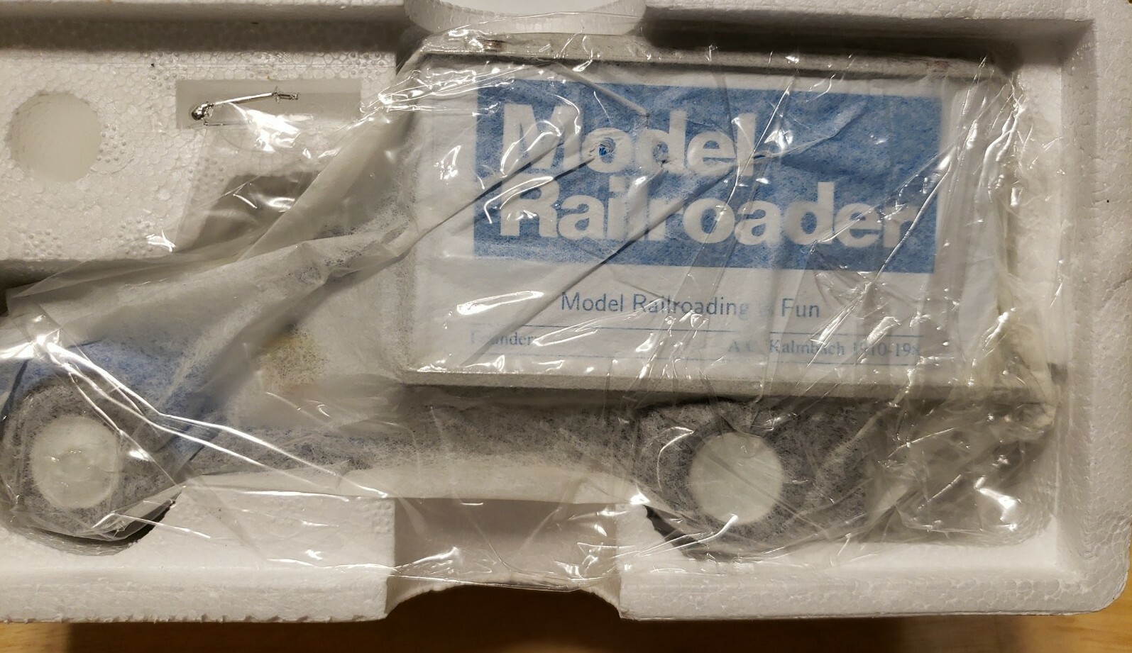 First Gear "Model Railroader" 1951 Ford F-6 Dry Goods Van MIB 1:34 Scale 19-0121