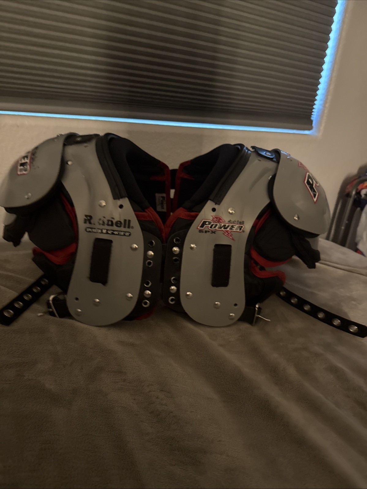 Riddell Power SPX LB/FB Medium Football Shoulder Pads 42"-44"/18"-19"