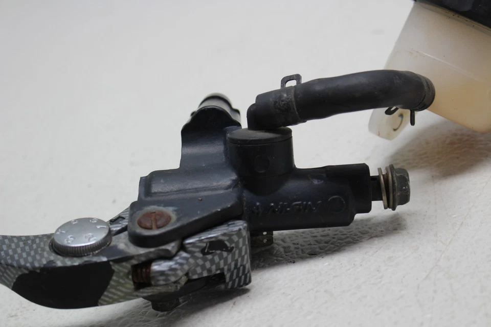 1999-2002 Suzuki Sv650s Front Brake Master Cylinder W/ Calipers - Image 4 of 4