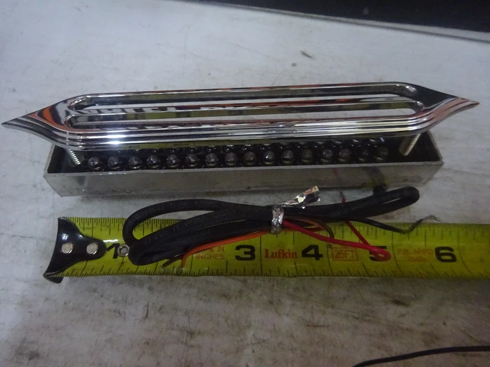 CUSTOM MULTI-FIT PAIR of USED 4-WIRE OBLONG LIGHT W/LINE/LED HARLEYS CUSTOMS - Image 4 of 4