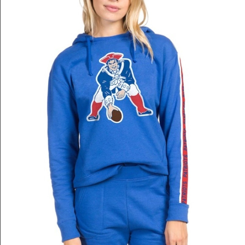 New England Patriots Womens Retro Logo Junk Food Fleece Hoodie