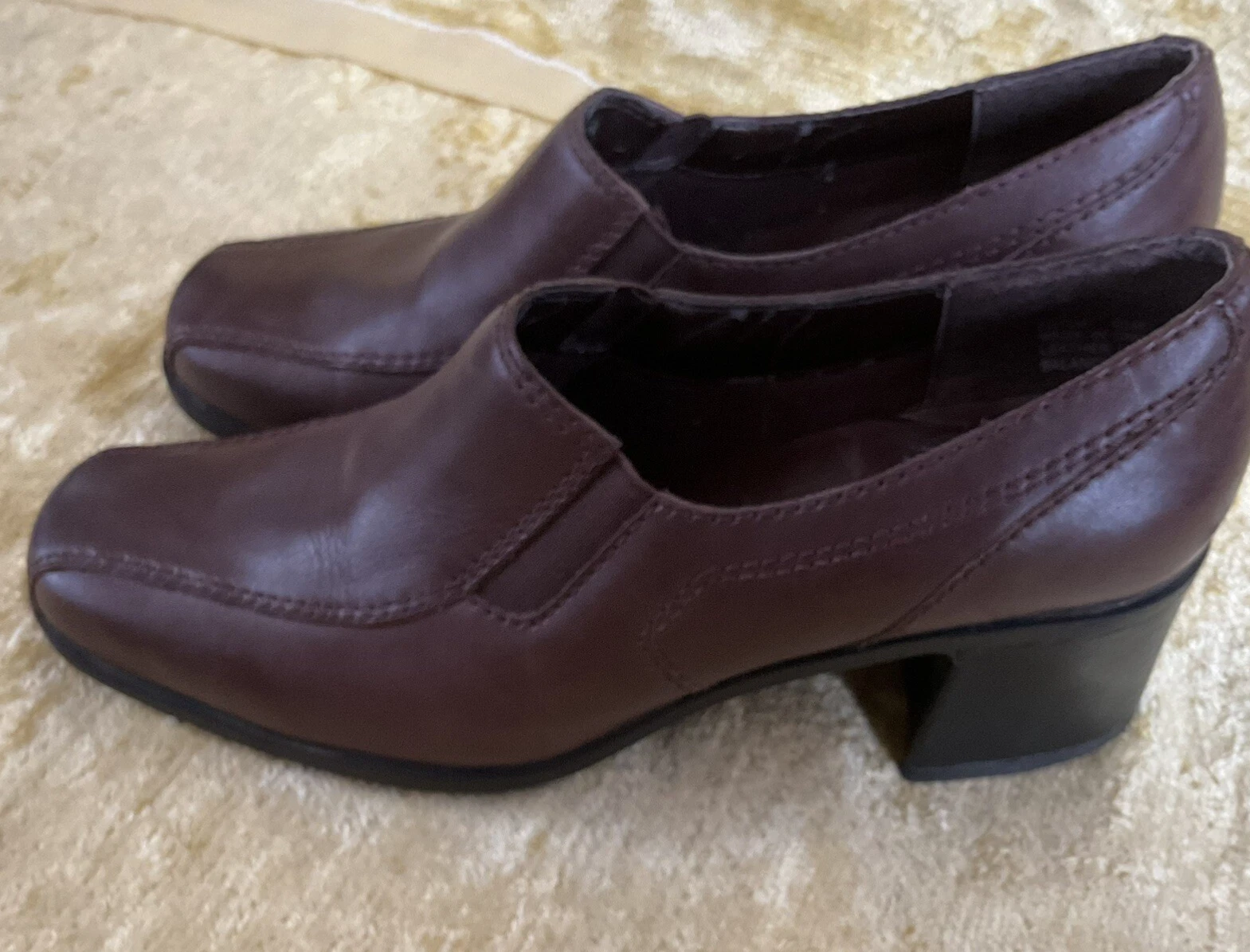 Clarks Size 6.5 Brown Loafer Shoes Leather Women Embellished With Stitching