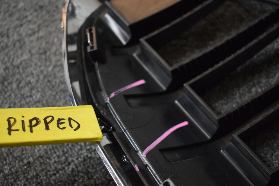 Оригинальная передняя решетка для BMW 3 серии M3 340i 2019-2021 годов выпуска  - Изображение 4 из 4