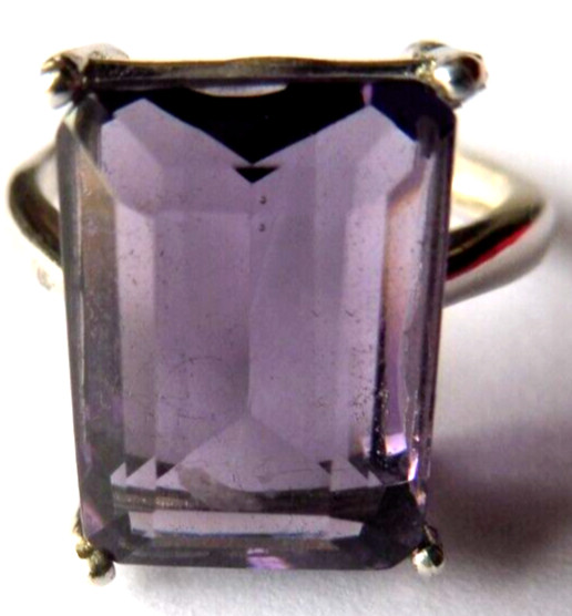 Bague en Améthyste en argent massif réglable, un bijou de prestige pour femme