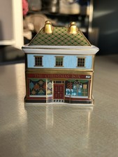 Royal Crown Derby The Christmas Box shop - White Stopper