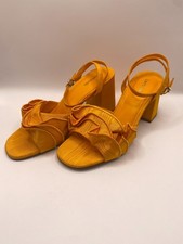 Larroudé Womens Selena Ruffle Sandal In Mango Fabric Heel Sandal  Sz 9