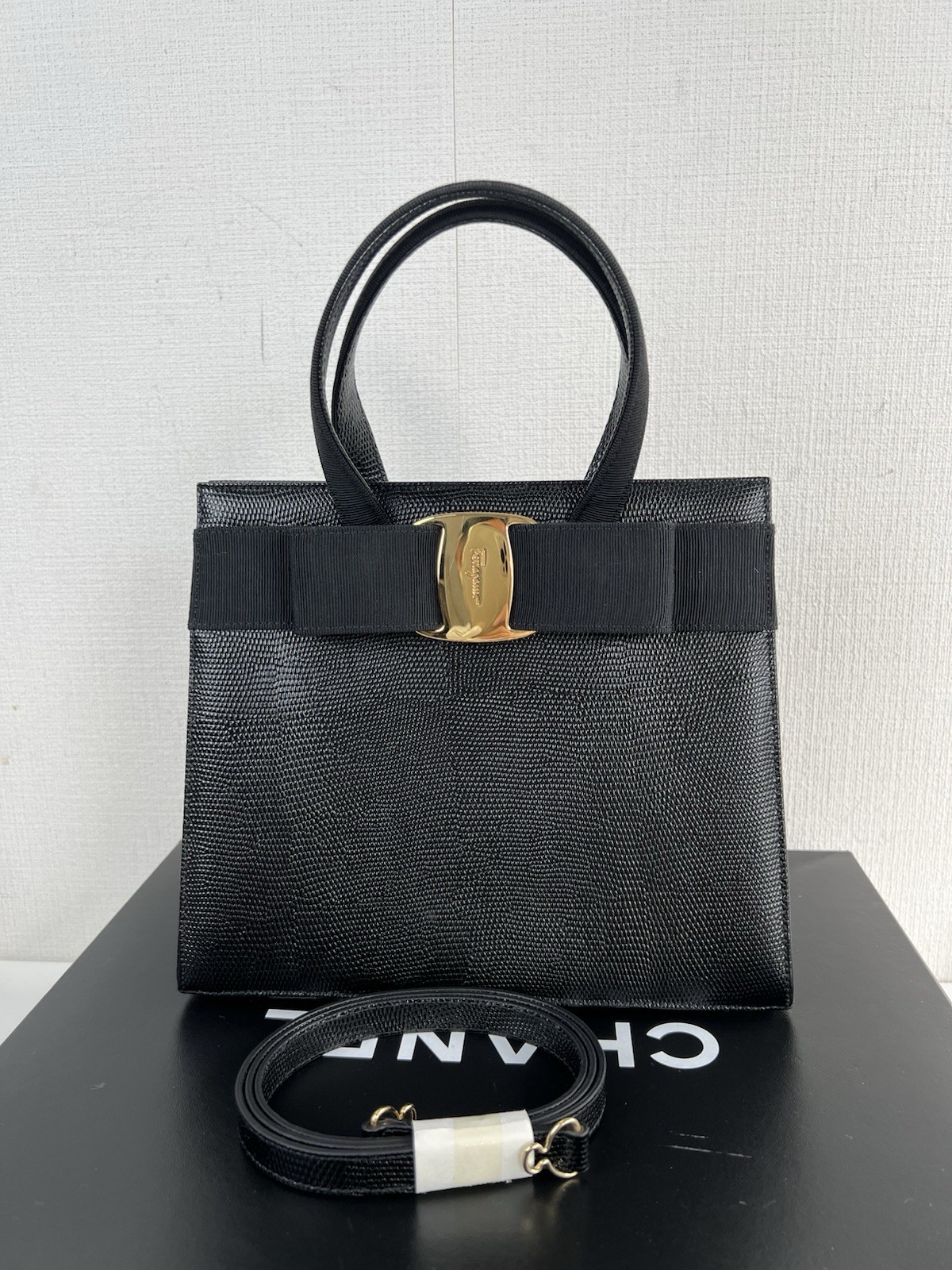 Salvatore Ferragamo Leather Vara 2Way Handbag Black