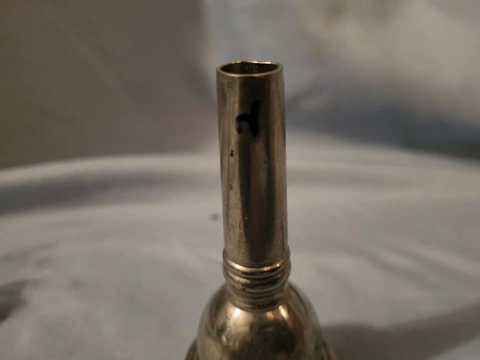Boquilla trombón Benge 12C plateada caña pequeña/corta Foto 2 de 4