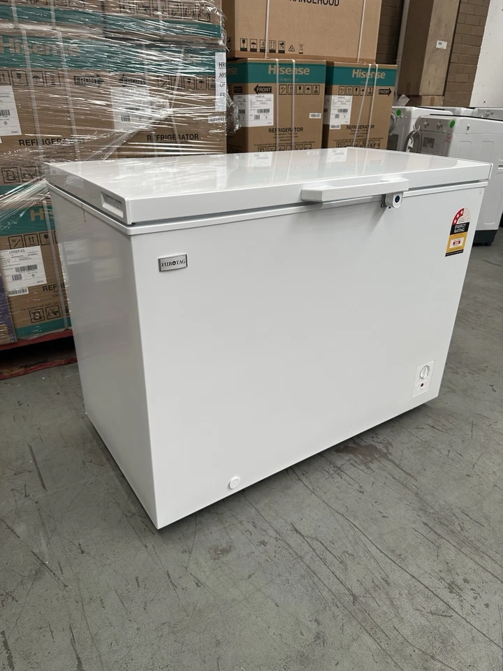 EUROTAG 300LT CHEST FREEZER WITH LOCKS HAS WHEELS BRAND NEW 1 Years Warranty - image 3 of 4
