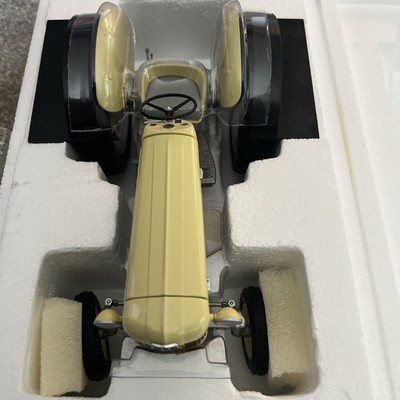 Universal Hobbies - Ferguson Hi 40 (1957) Traktor - 1:16 - UH4037 - Neu/Neuwertig
