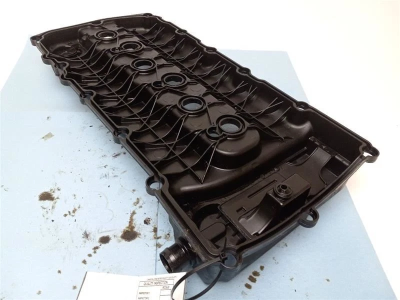 Audi Q7 2007 cubierta de válvula Foto 4 de 4