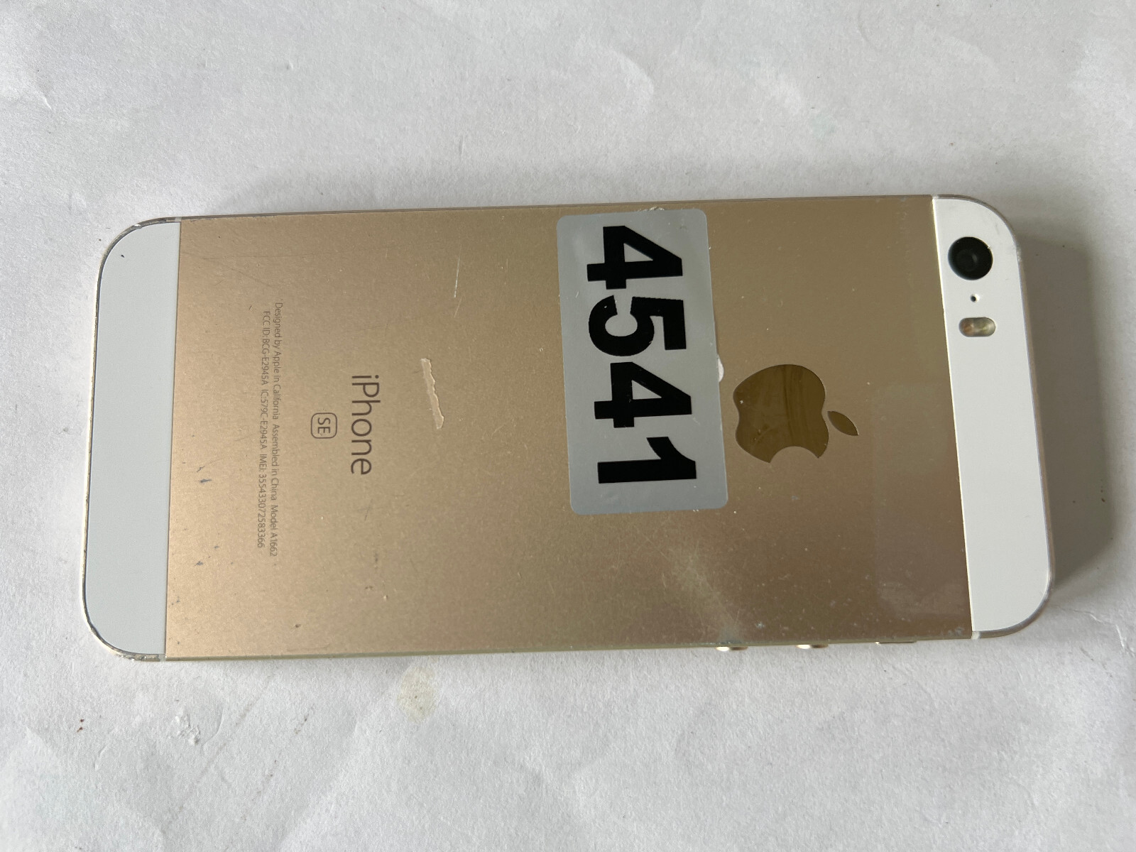 T-Mobile Apple iPhone SE 1st Gen 64GB 4G LTE Smart Phone  *READ*