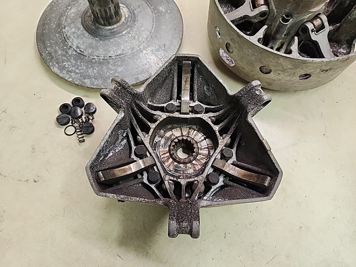 02 Skidoo MXZ 700 Primary Clutch 417222411 417222241 Drive TRA | eBay