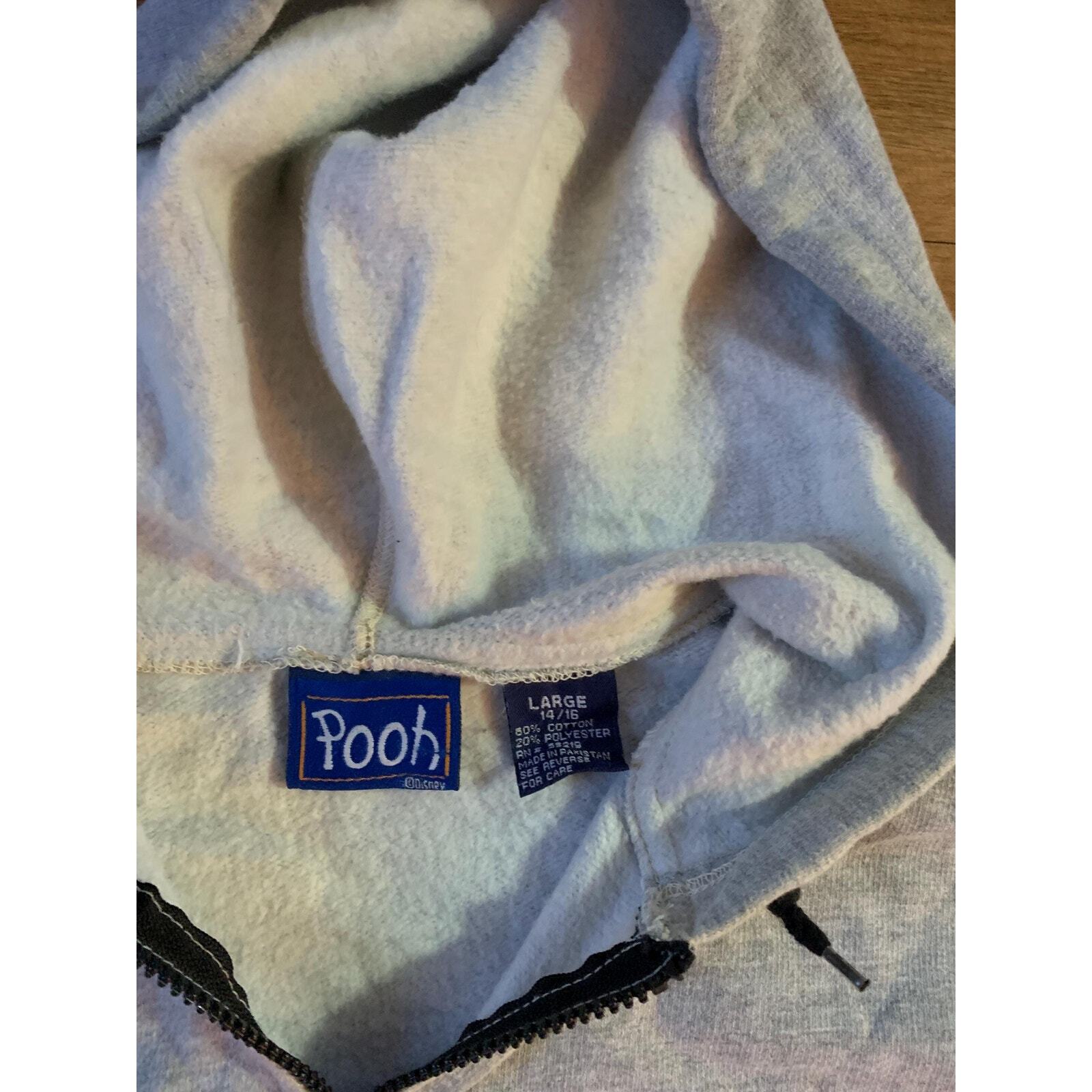 Vintage Winnie the Pooh Hoodie size large 1990s 8… - image 3