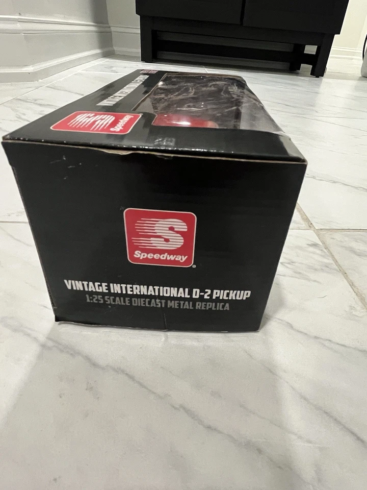 Camioneta Speedway International D-2 de metal fundido a presión 1:25 primera marcha 2015 nueva Foto 2 de 4