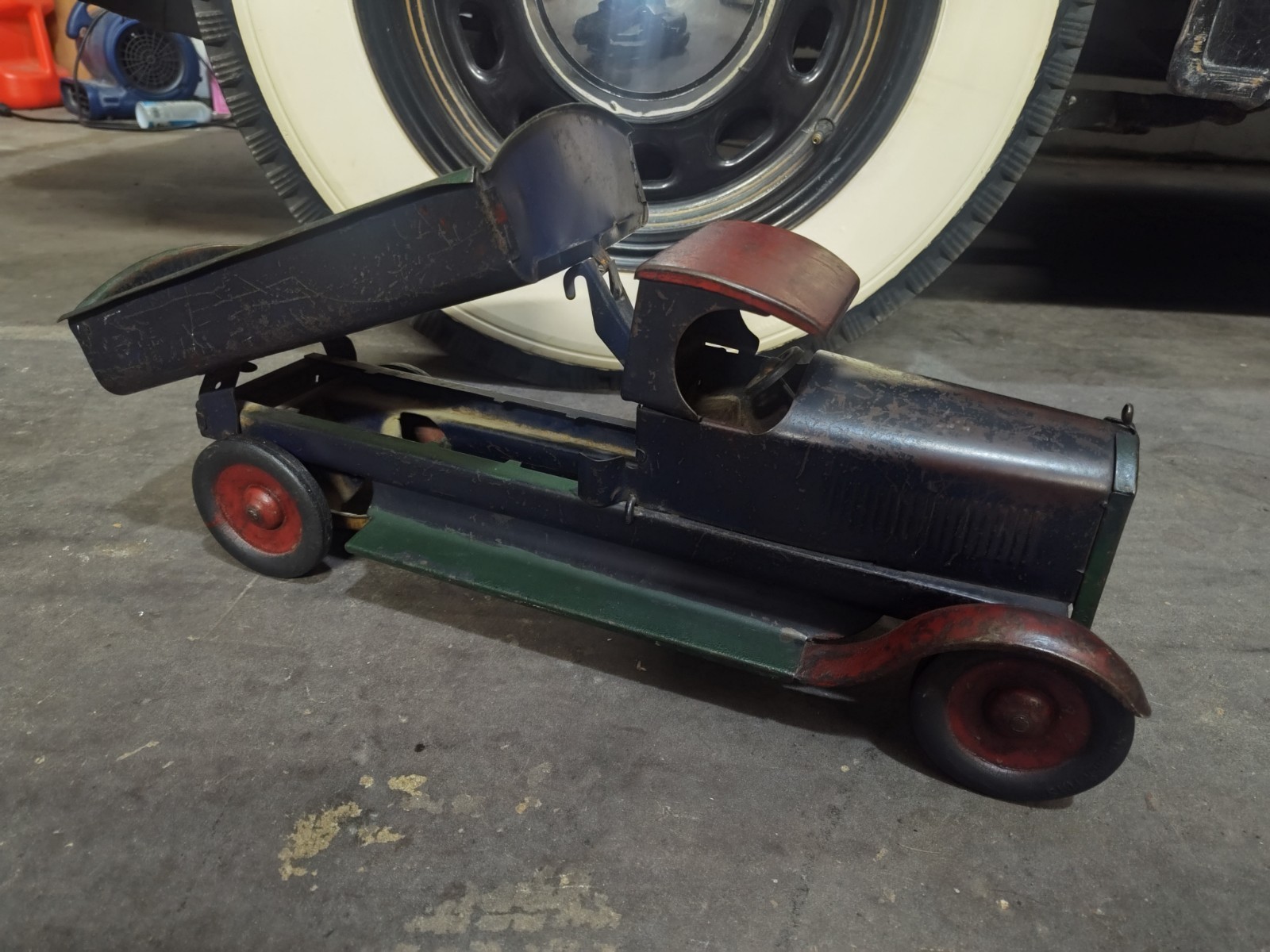 Vintage 1920s Turner Toys Pressed Steel Dump Truck Toy Original Paint C Cab