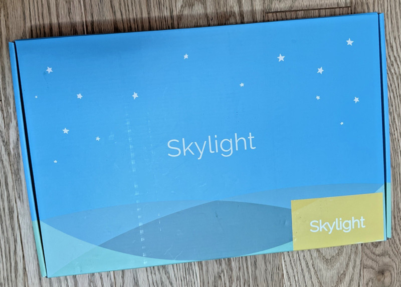 Brand New Skylight Frame 10 inch Wi-Fi Digital Touch Screen Picture Frame