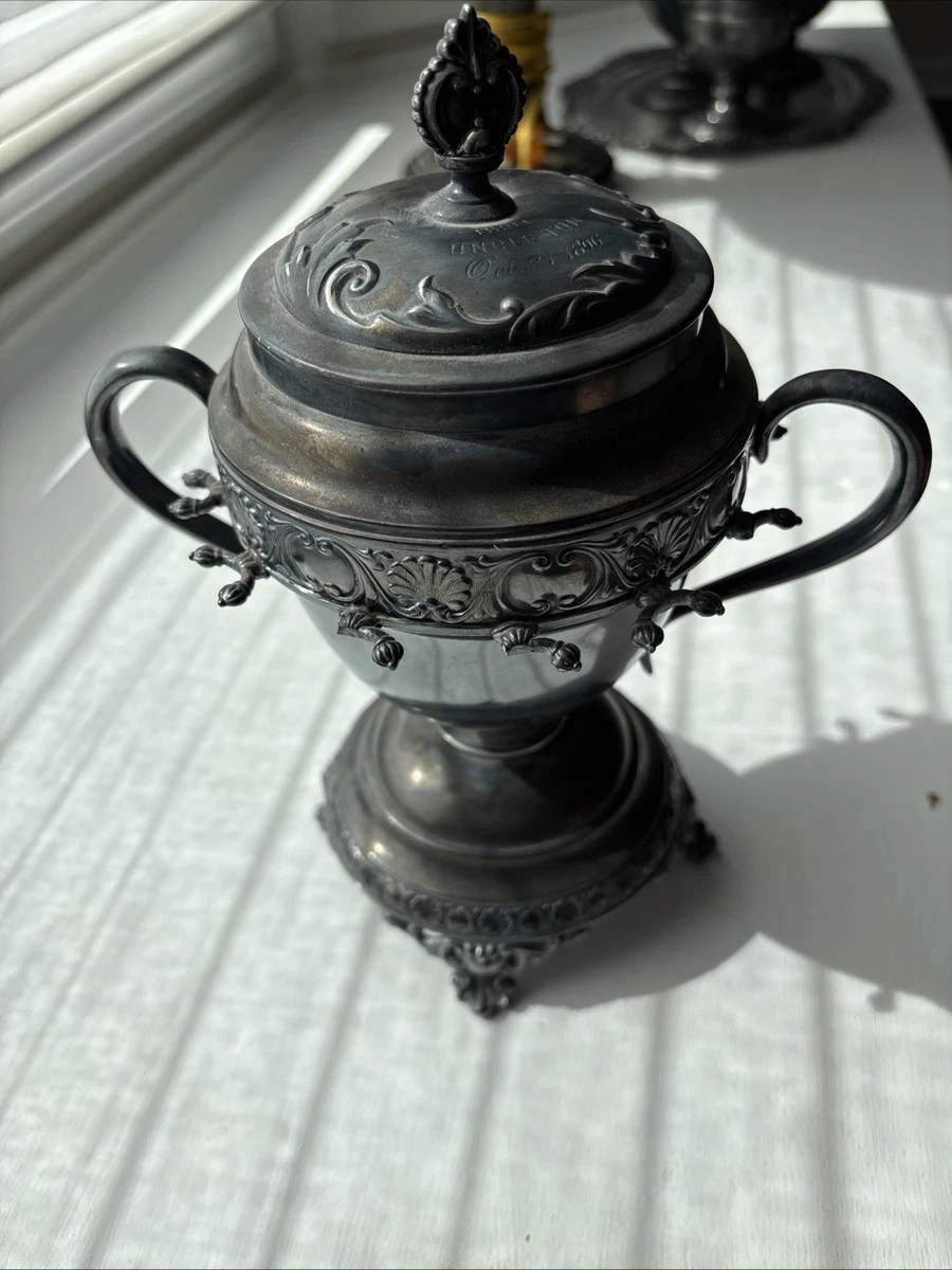 Quadruple Plate In Antique Us Silver-Plated Creamers & Sugar Bowls