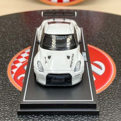 LB PERFORMANCE 1/64 Nissan GT-R (R35) White LIBERTY WALK resin