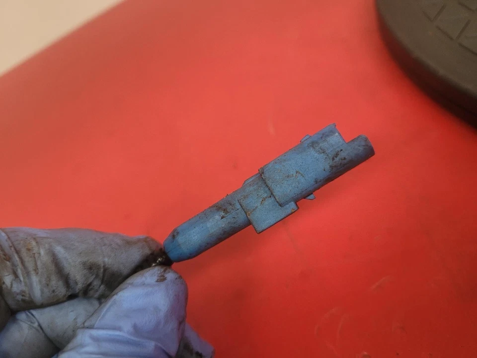 PEUGEOT 207 BUJE LADO PASAJERO DELANTERO LADO CERCANO LH 2009  Foto 3 de 4