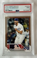 CLAYTON KERSHAW - ORO /2023 - ACTUALIZACIÓN TOPPS 2023 - VICTORIA 200 - US202 PSA 9