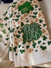 Celebrate St Patrick  s Shamrock You  re Luck I Need Cotton Kitchen Towels 2 NWT