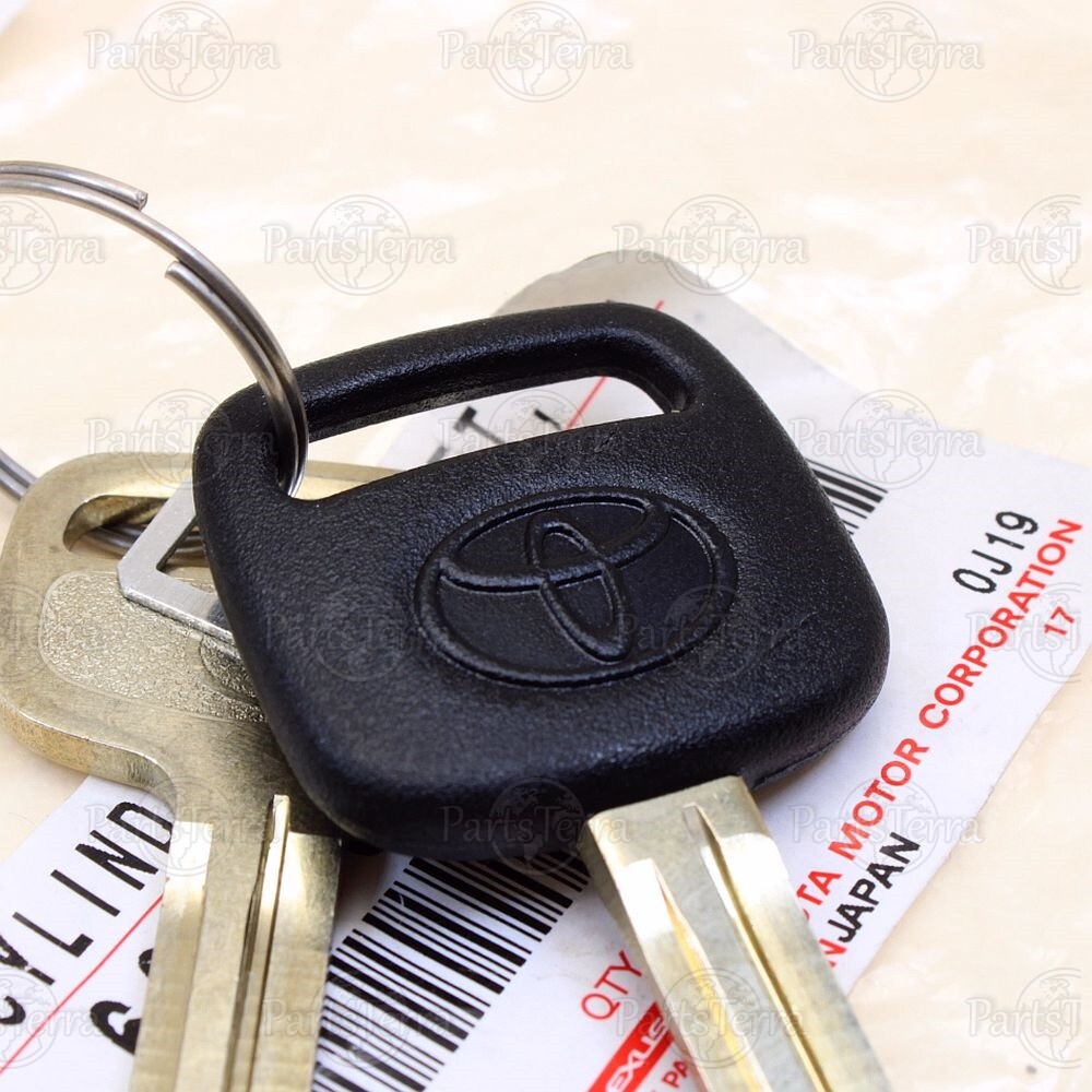 New Genuine OEM Toyota 2000-03 TUNDRA Fuel Door Lock Cylinder w