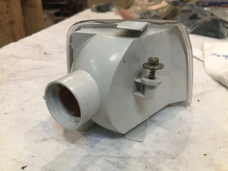 Fanale Freccia Sinistra Opel Vectra A 1988- GM 90503761 Nuova Originale - Immagine 2 di 3