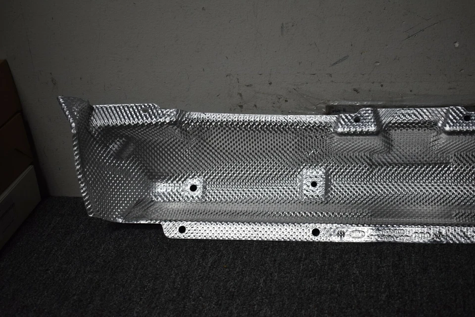 Escudo inferior Land Rover Range Rover Evoque 2012-2019 - Imagem 4 de 4