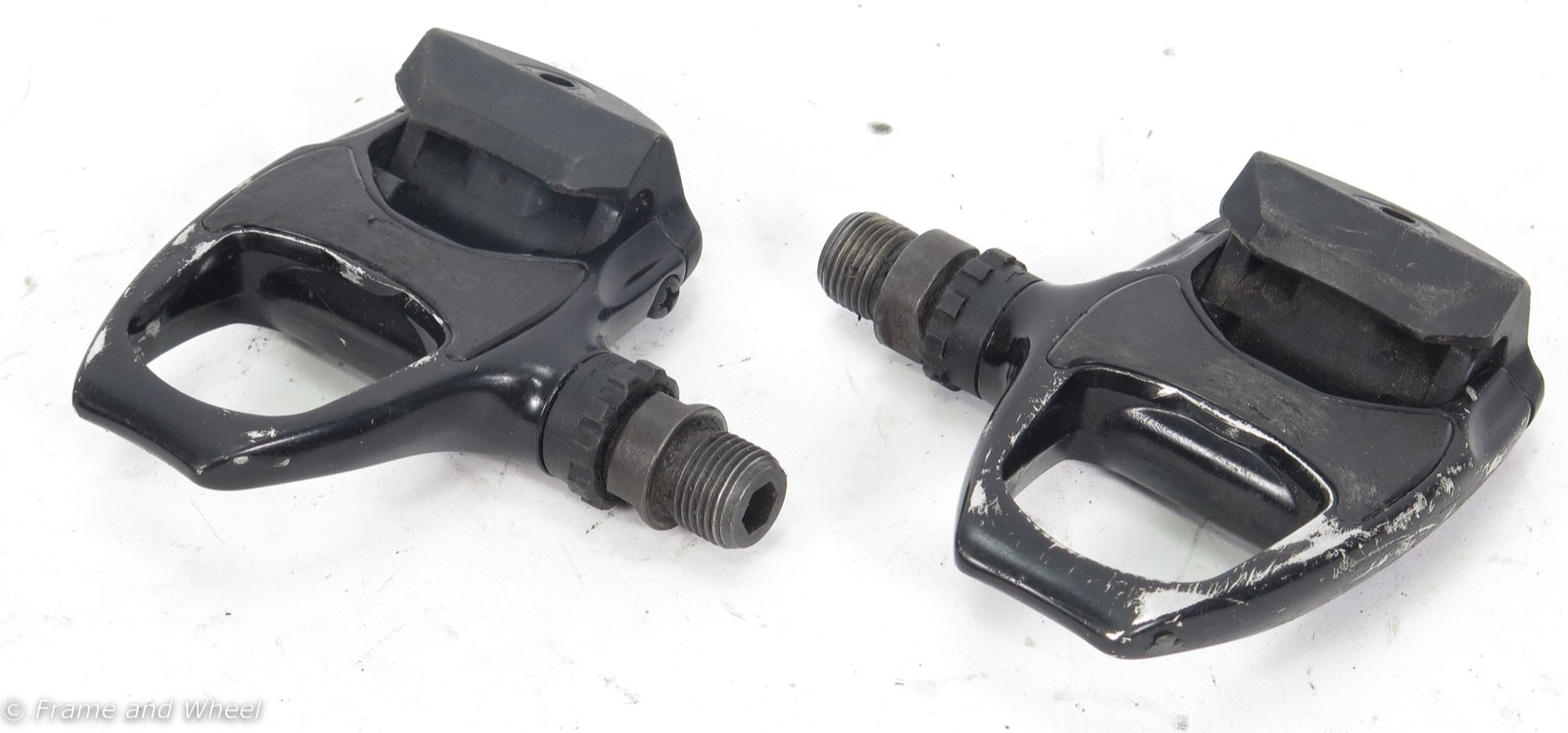 Shimano PD-R540 road cycling clipless pedals pair black