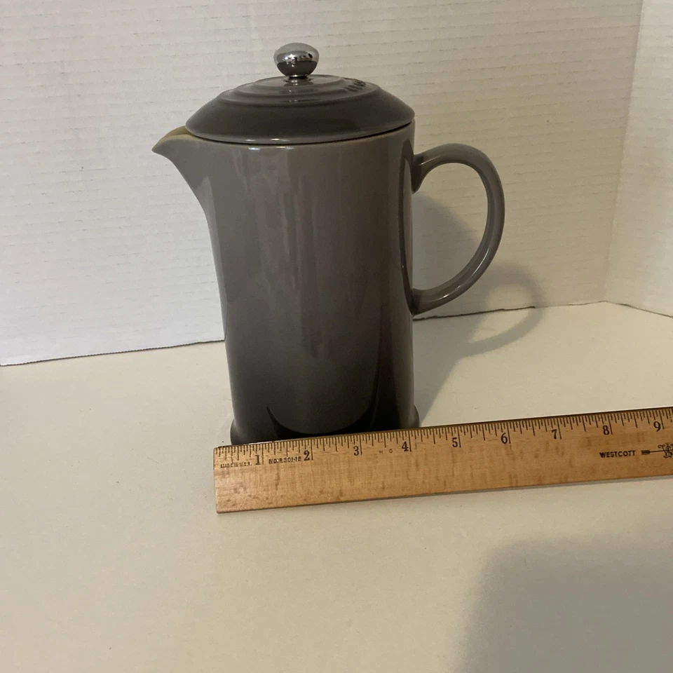 Le Creuset Stoneware 34 Ounce French Press, Flint Oyster Grey - NEW - Image 3 of 4