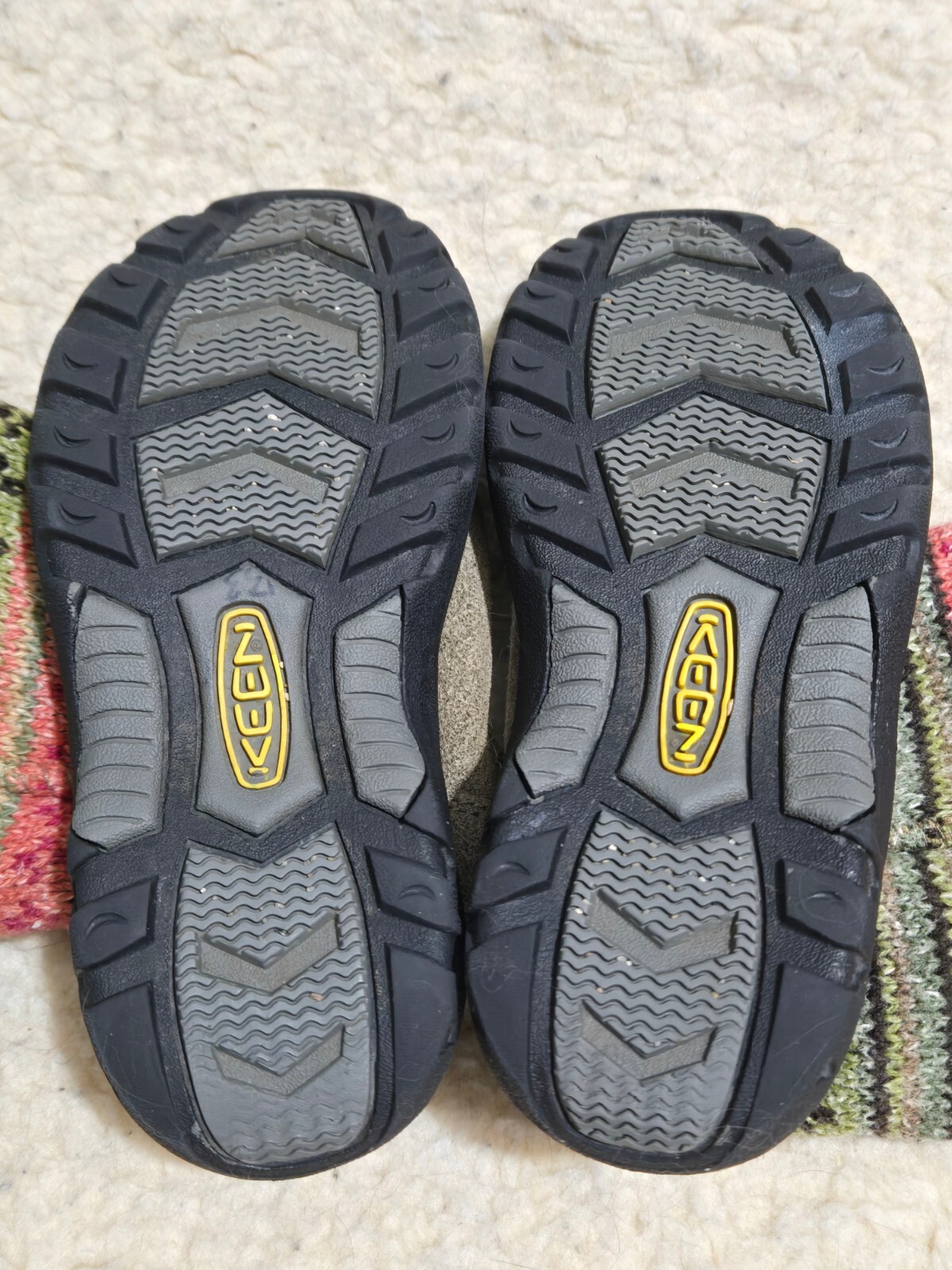 Stivali Keen bambino Auburn ragazza taglia 13 scamosciati marrone marrone verde design maglia invernali