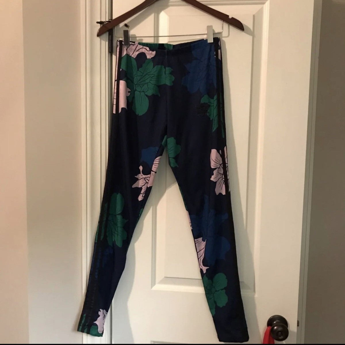 パンツ adidas GraphicsFloralFirebirdTrackPants CLOTHING - Graphics Floral Firebird Track Pants - Black