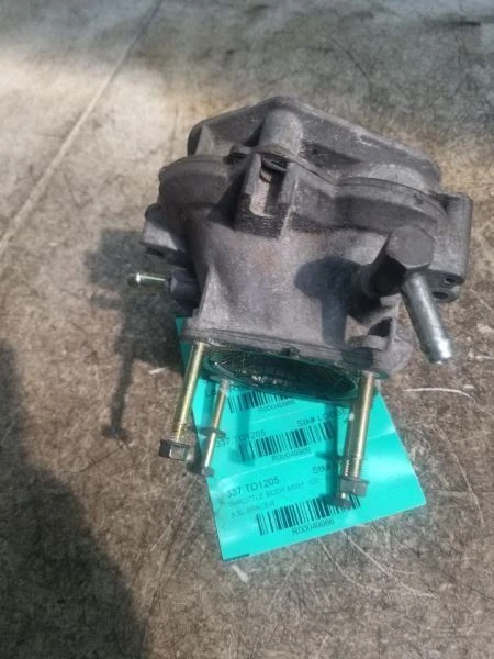 Espaciador de carrocería del acelerador AT para 03-09 10 Lexus ES330 RX330 Toyota Camry Highlander Foto 2 de 3