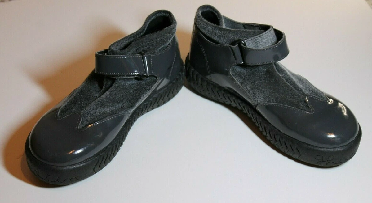 Ghostin by Pierre Girod rain boots Kids Size 2 EU size 33. Gray w