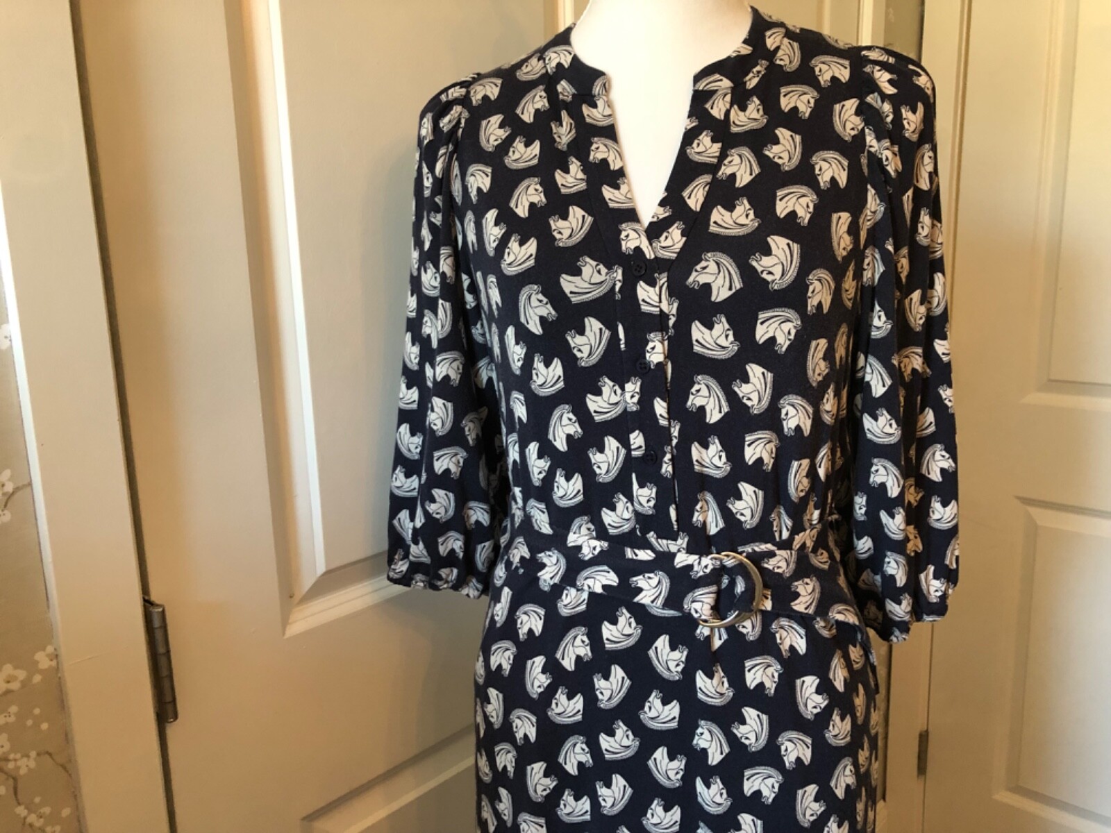 Ann Taylor Size 2 Knights Business or Casual Dress Size 2 Belt Included