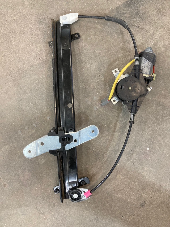 Regulador de ventana delantera izquierda Ford Crown Victoria/Mercury Grand Marquis 1992-2011 Foto 2 de 2