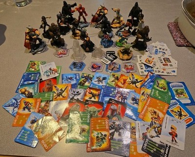 DISNEY INFINITY LOT,  20 Figures, 50 Cards+++, Wii  Bundle