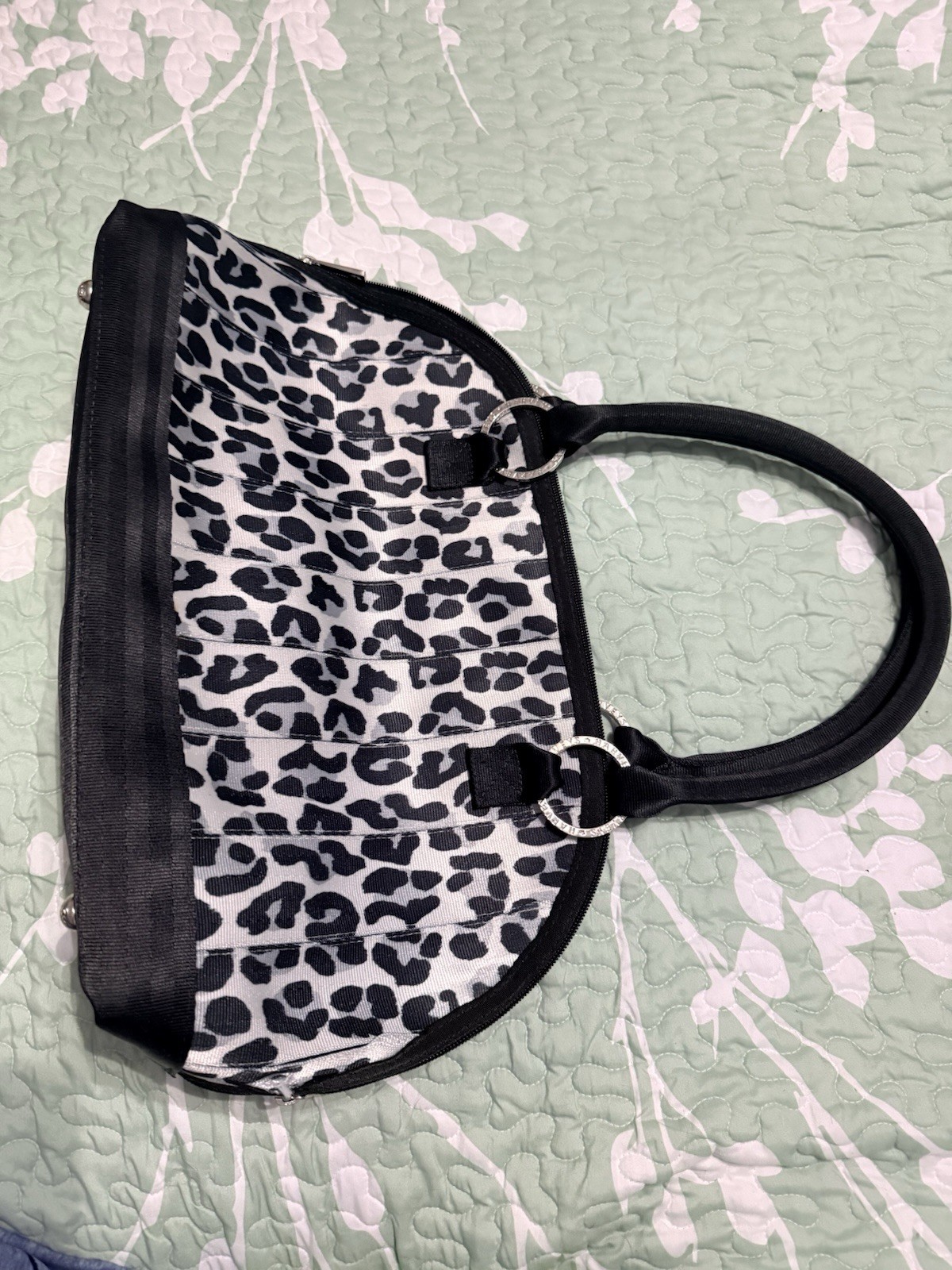 Harvey’s Ice Leopard Bella