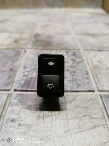 BMW 5 E39 Schalter für Fensterheber hinten rechts 3.00 Diesel 135kw 21047394