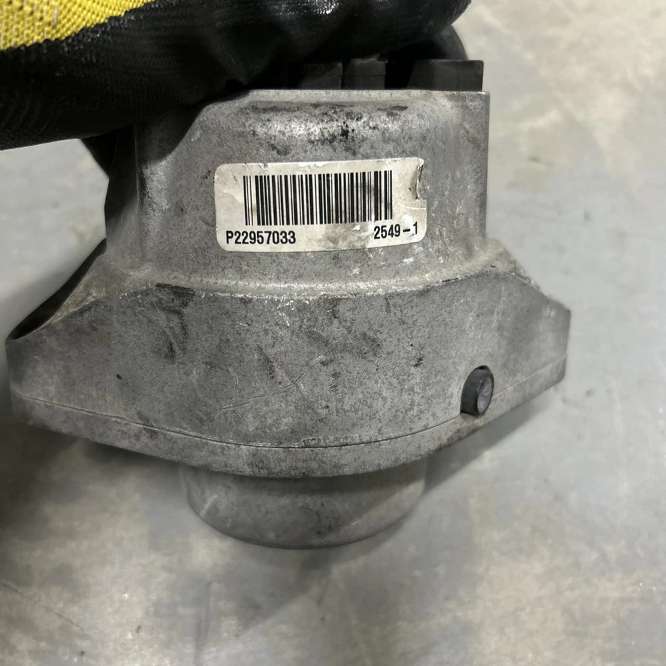 2016-2024 CHEVROLET CAMARO MOTOR MOUNT V8 LEFT AND RIGHT   OEM 23340392 0027 - Image 2 of 3