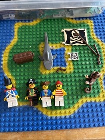 Lego 6270 Forbidden Island(90%+) 6260 Shipwreck Island (90%+) & 6237 (95%).