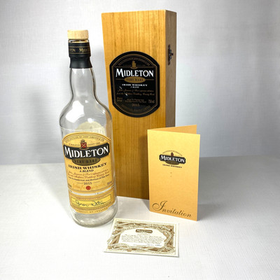 Midleton Very Rare Irish Whiskey 2015 Edition! Bottle + Wood Box + Invite + COA