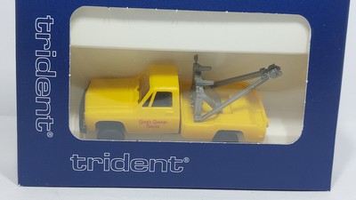 Trident 90287 Chevrolet Tow Truck Greg's Garage Service  1/87