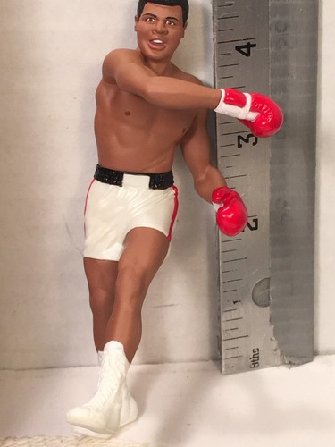 HALLMARK KEEPSAKE ORNAMENT Muhammad Ali NIB 1999 - Picture 2 of 5