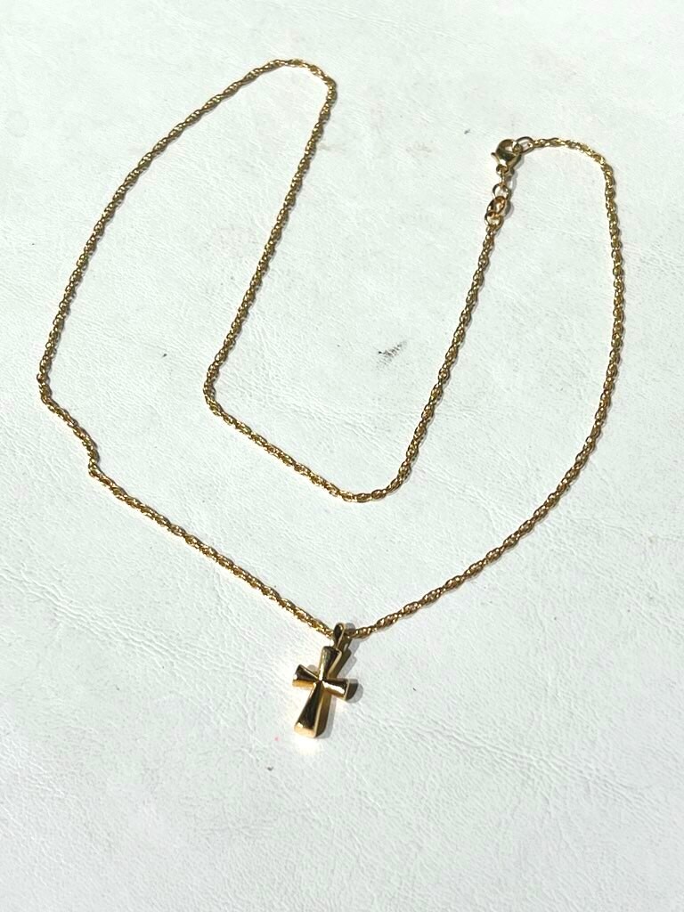 KJR⭐︎ James Avery 14K Gold St. Teresa Cross Pendant 20