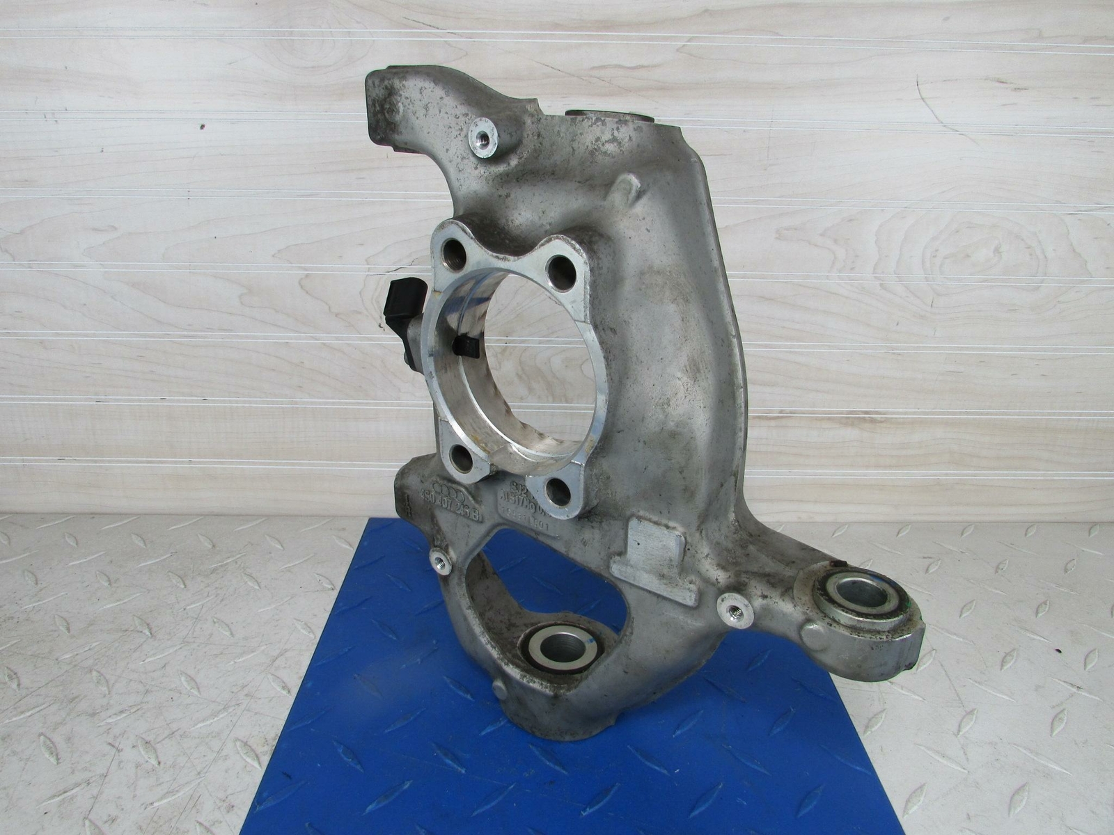 2017 2018 Audi R8 - OEM RH Right Front Steering Knuckle Suspension 4S0 407 246 B